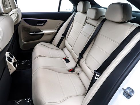 Used 2023 Mercedes-Benz C 300 Sedan image 9