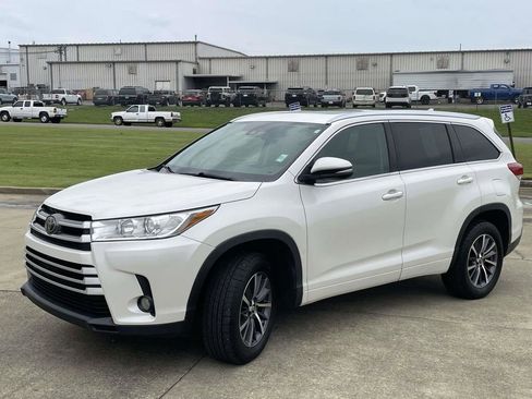 Used 2017 Toyota Highlander XLE FWD image 7