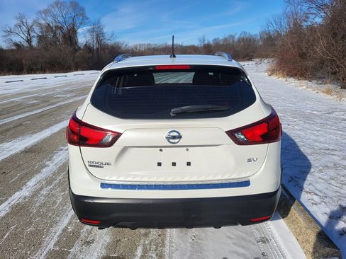 Used 2017 Nissan Rogue Sport SV w/ SV Premium Package FWD image 8