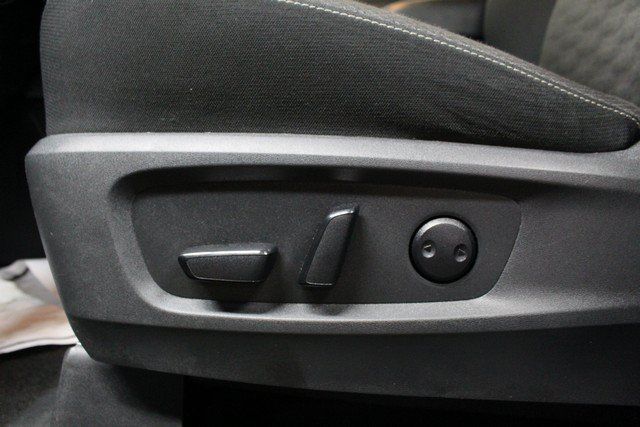 Used 2025 Nissan Pathfinder SV FWD image 19