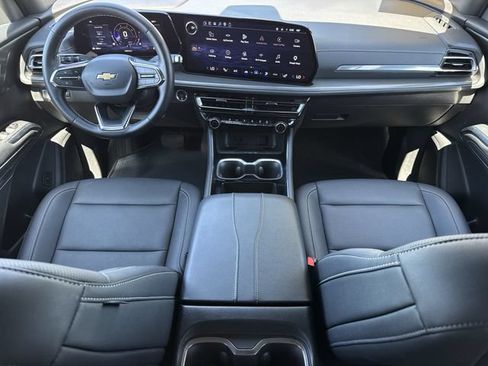 Certified 2026 Chevrolet Traverse LT FWD image 11
