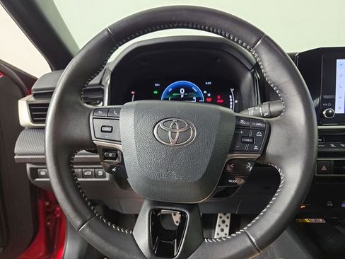 Used 2025 Toyota Camry SE FWD image 22