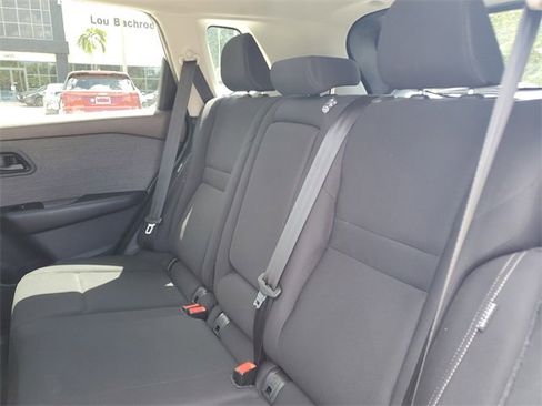 Used 2023 Nissan Rogue S image 12