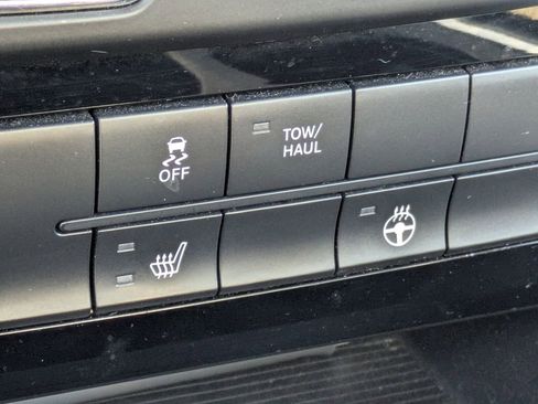 Used 2018 RAM 1500 Sport image 22