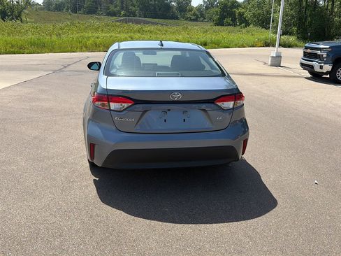 Used 2024 Toyota Corolla LE FWD image 4