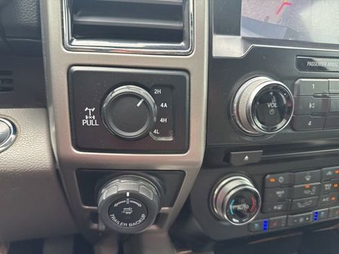 Used 2018 Ford F150 Lariat w/ Equipment Group 502A Luxury AWD/4WD image 28