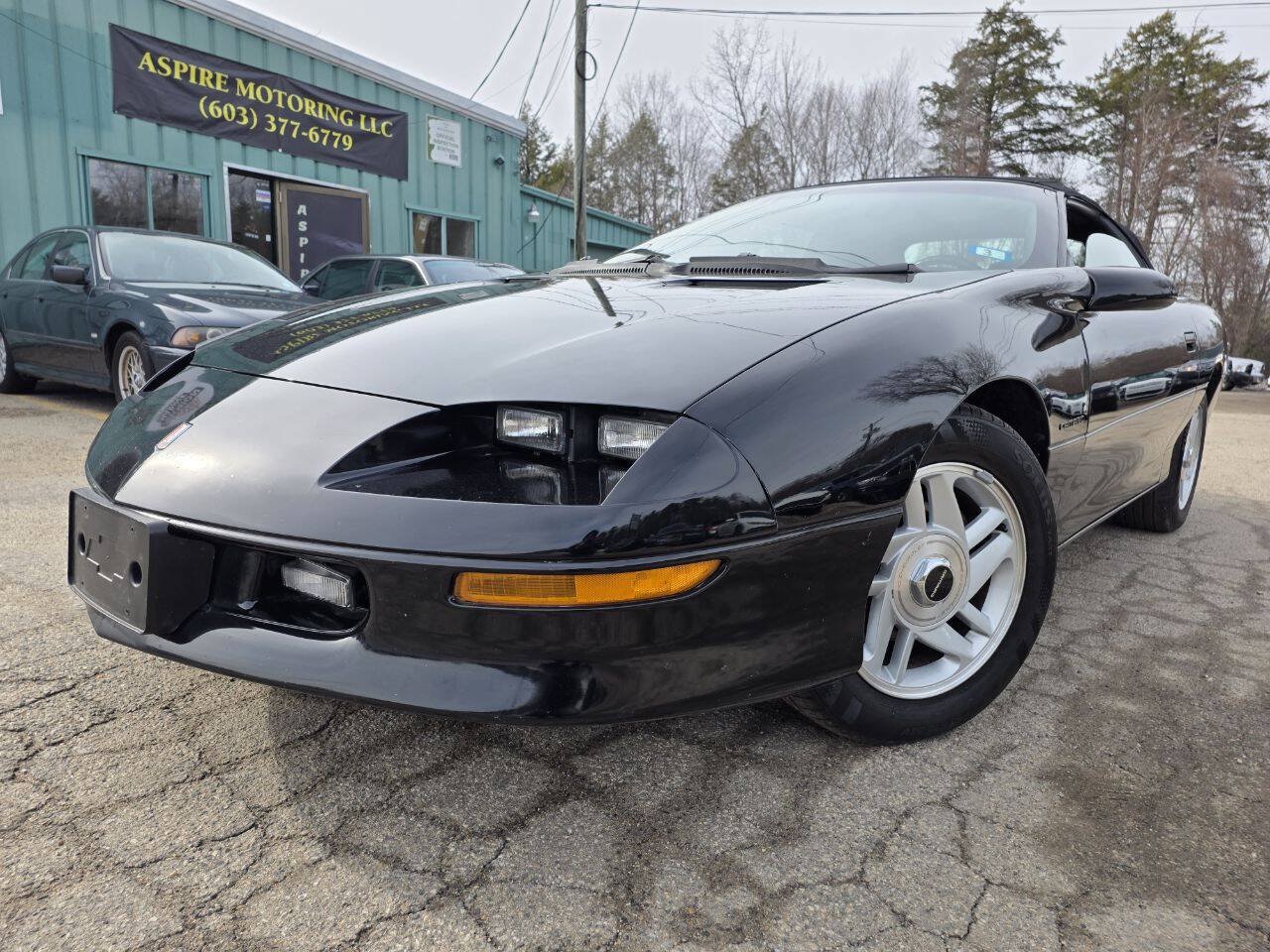 Used 1994 Chevrolet Camaro LT RWD image 2