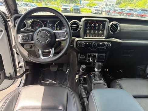 Used 2023 Jeep Wrangler Unlimited Sahara w/ Cold Weather Group AWD/4WD image 38