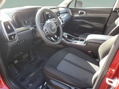 Certified 2023 Kia Sorento LX image 20