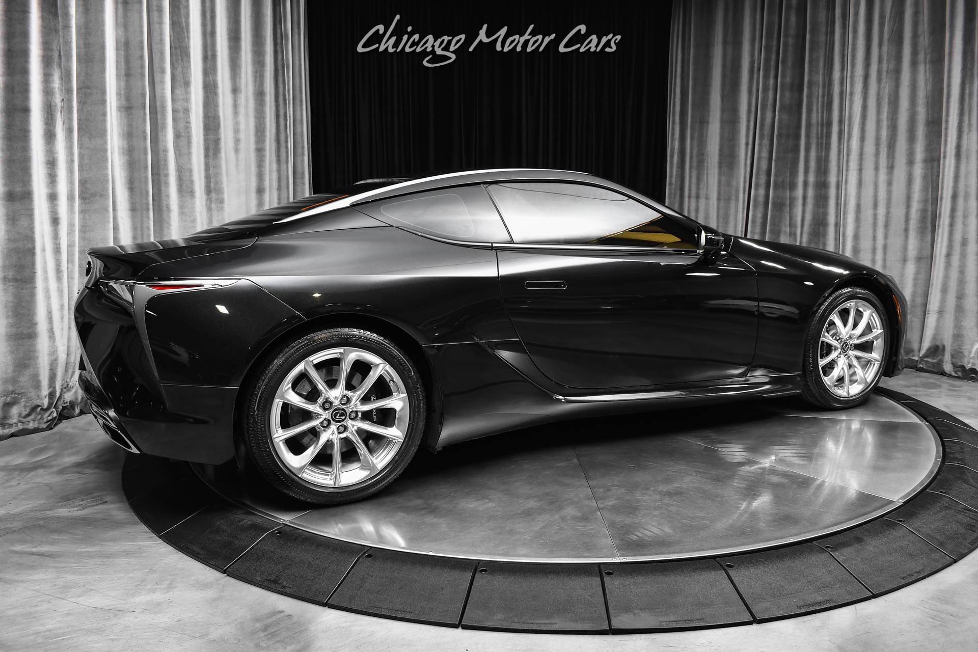 Used 2018 Lexus LC 500 Coupe w/ Touring Package RWD image 5