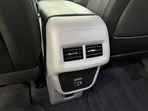 Used 2024 GMC Terrain SLT w/ Infotainment Package II AWD/4WD image 19