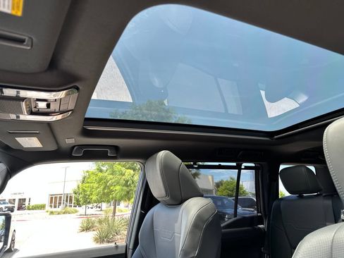 Used 2024 Lexus GX 550 w/ Accessory Package (2T) AWD/4WD image 30