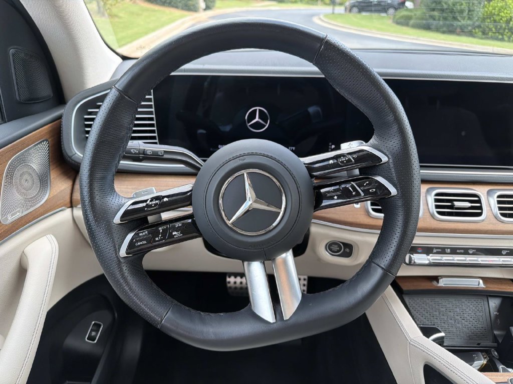 Used 2025 Mercedes-Benz GLS 450 4MATIC w/ AMG Line Exterior image 13