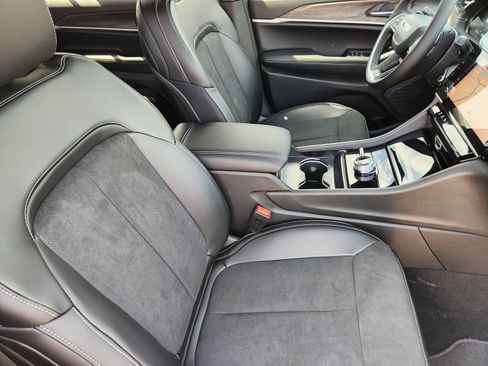 New 2026 Jeep Grand Cherokee L 4WD image 23