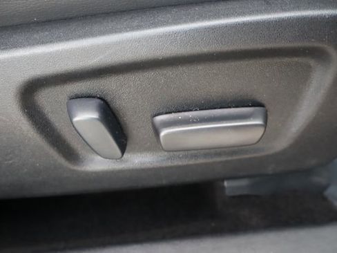 Used 2017 Toyota Highlander XLE image 13