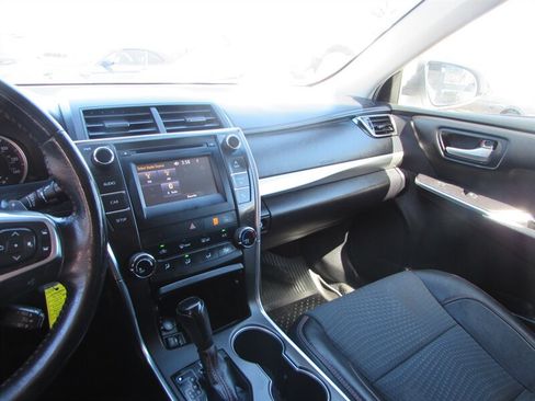Used 2015 Toyota Camry SE FWD image 17