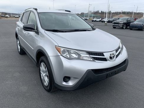 Used 2014 Toyota RAV4 LE image 2
