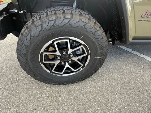 New 2026 Jeep Wrangler Unlimited Rubicon w/ Safety Group AWD/4WD image 32