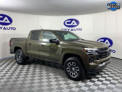 Used 2023 Chevrolet Colorado Z71 w/ Z71 Convenience Package 2
