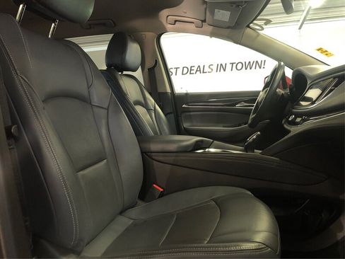 Used 2020 Buick Enclave Essence FWD image 9