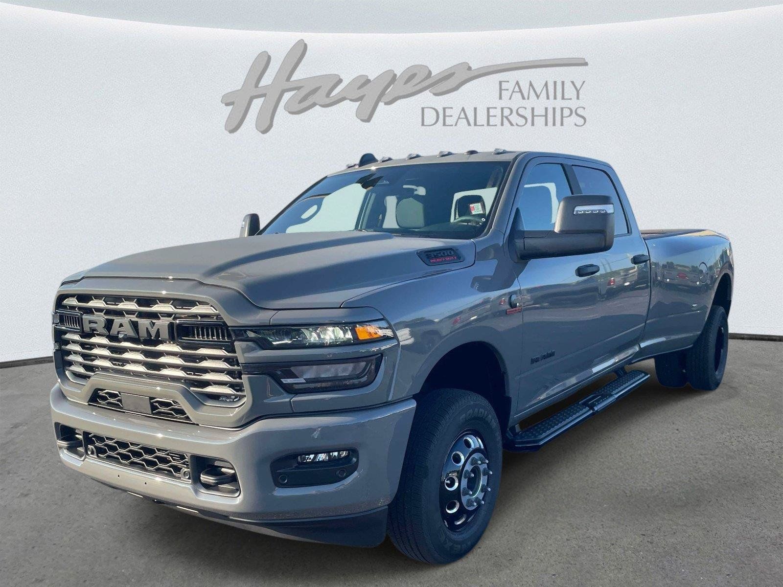 New 2027 RAM 3500 Big Horn AWD/4WD image 7