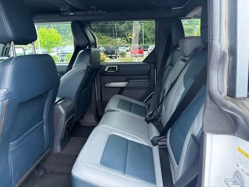 Used 2023 Ford Bronco Outer Banks AWD/4WD image 13