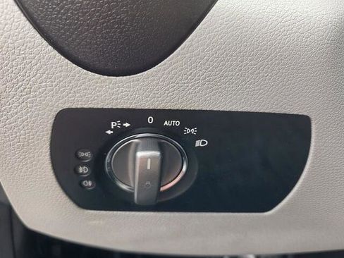 Used 2009 Mercedes-Benz SLK 300 image 17