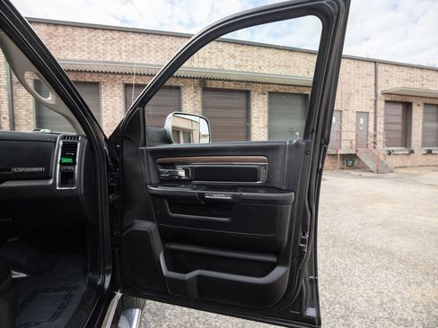 Used 2017 RAM 2500 Laramie image 28