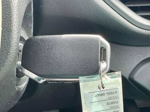 Used 2022 Kia Forte LXS FWD image 24