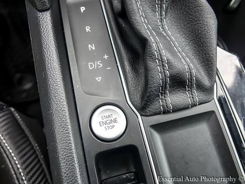 Used 2022 Volkswagen Atlas Cross Sport SE FWD image 17