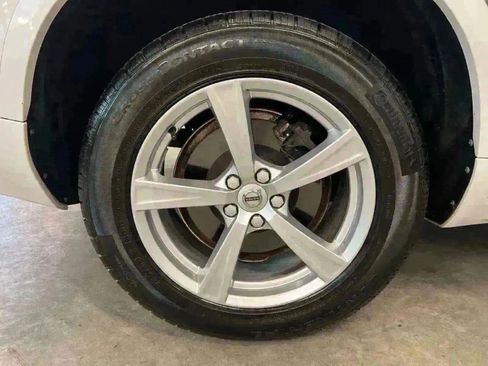 Used 2017 Volvo XC90 T5 Momentum w/ Vision Package image 38