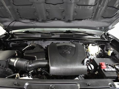 Used 2020 Toyota Tacoma TRD Off-Road w/ TRD Premium Off Road Package image 35