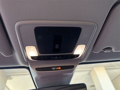 Certified 2024 Honda HR-V EX-L image 28