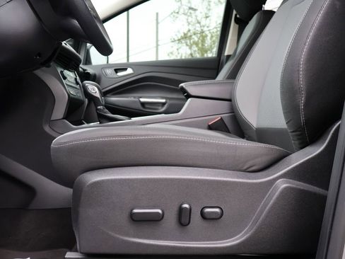 Used 2019 Ford Escape SE FWD image 30