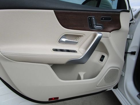 Used 2022 Mercedes-Benz A 220 4MATIC image 10
