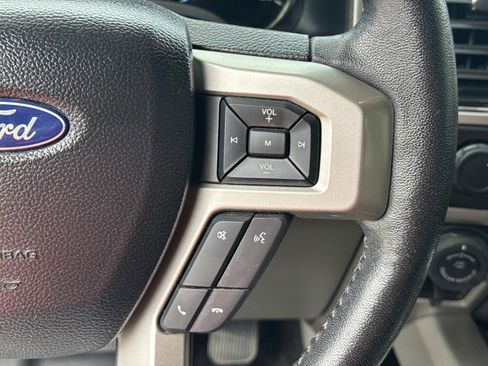 Used 2018 Ford F150 Lariat w/ Trailer Tow Package image 23