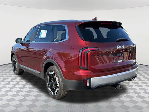 Used 2023 Kia Telluride EX w/ EX Captain's Chair Package FWD image 7