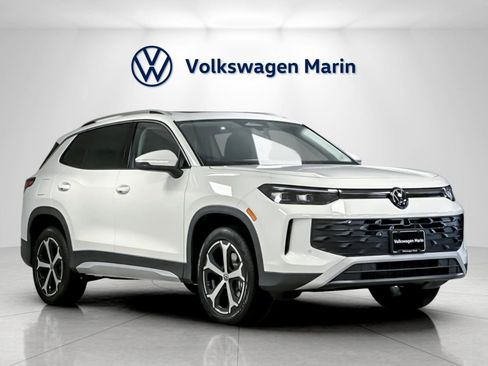 New 2026 Volkswagen Tiguan SE image 7