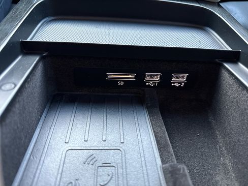 Used 2019 Audi Q8 Premium Plus w/ Premium Plus image 52