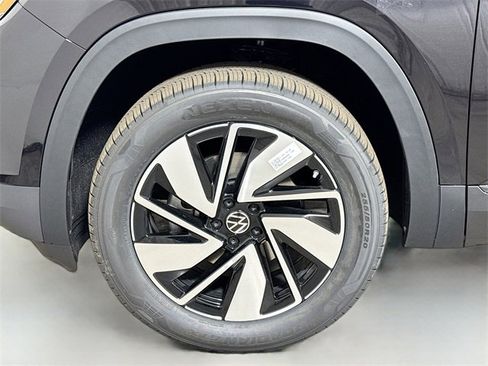 New 2026 Volkswagen Atlas SE image 18