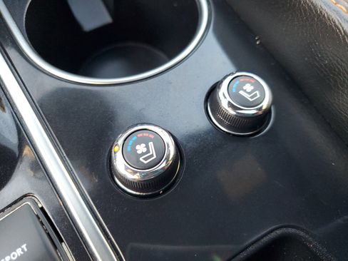 Used 2022 Nissan Maxima SR w/ Sport Mat Group image 26