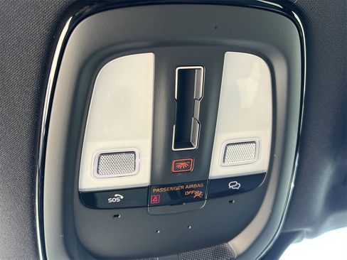 Used 2025 Volvo XC90 T8 Core image 20