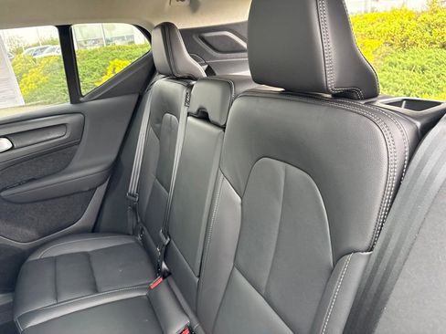 Certified 2025 Volvo XC40 B5 Core AWD/4WD image 29