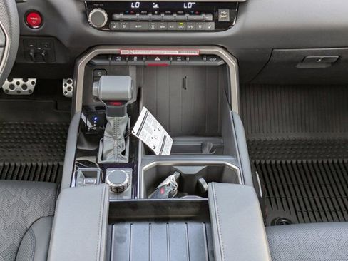 New 2025 Toyota Tundra Limited image 17