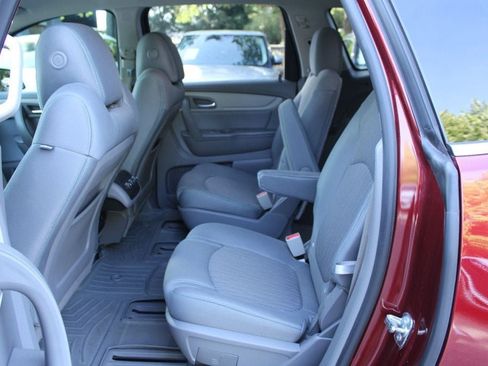 Used 2017 Chevrolet Traverse LT w/ Style and Technology Package AWD/4WD image 27