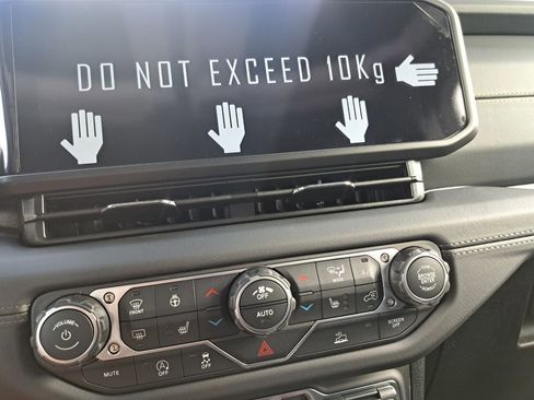 New 2026 Jeep Gladiator Sport image 11