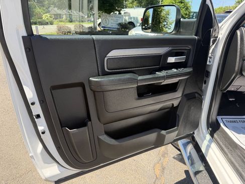 Used 2019 RAM 3500 Tradesman w/ Chrome Appearance Group AWD/4WD image 12