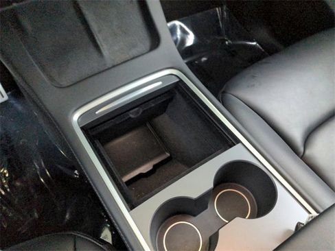 Used 2023 Tesla Model Y Performance image 30