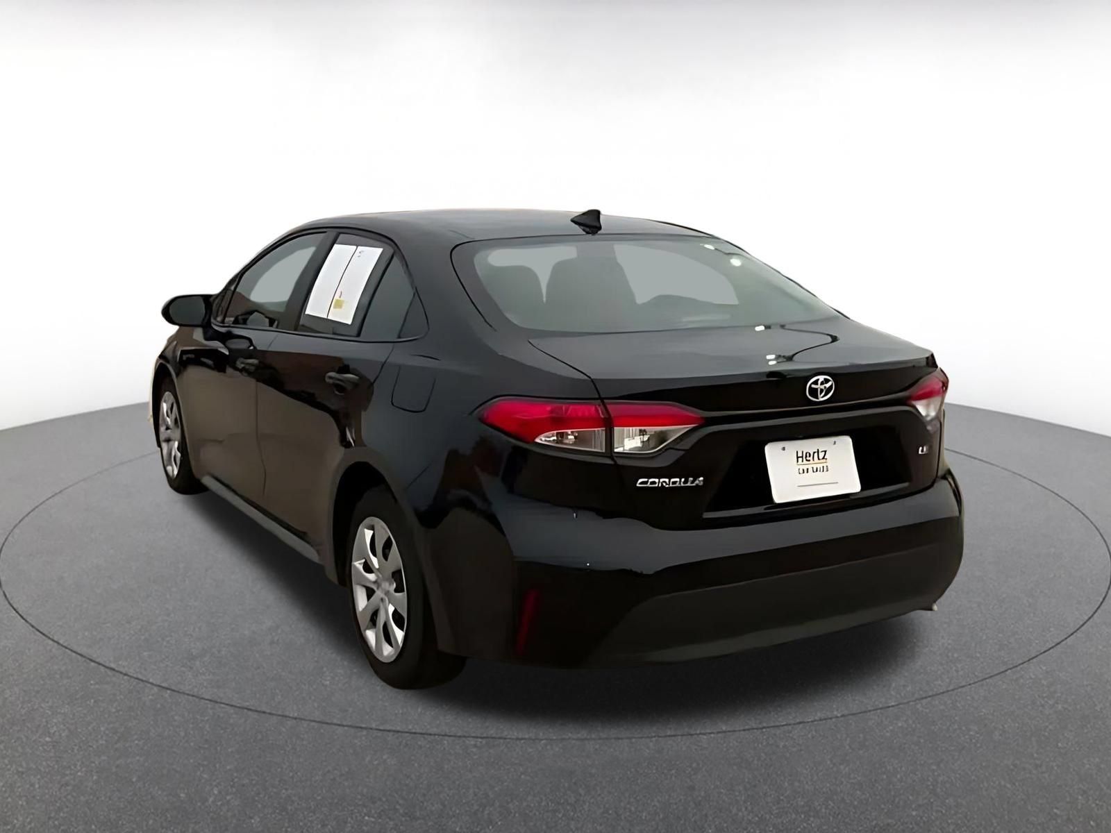 Used 2025 Toyota Corolla LE FWD image 10