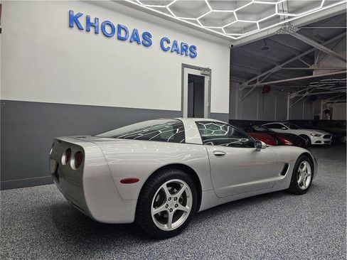 Used 2004 Chevrolet Corvette Coupe w/ Preferred Equipment Group image 6